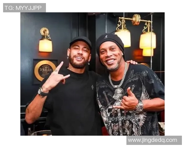 夜店足球球星视频曝光揭秘球场外的精彩生活与争议时刻