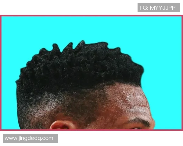 足球场上的俊男风采 画笔下的明星球星魅力展现